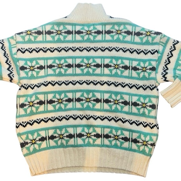 AE Oversized Fairisle Snowdrift Mock Neck Sweater - Picture 5 of 7